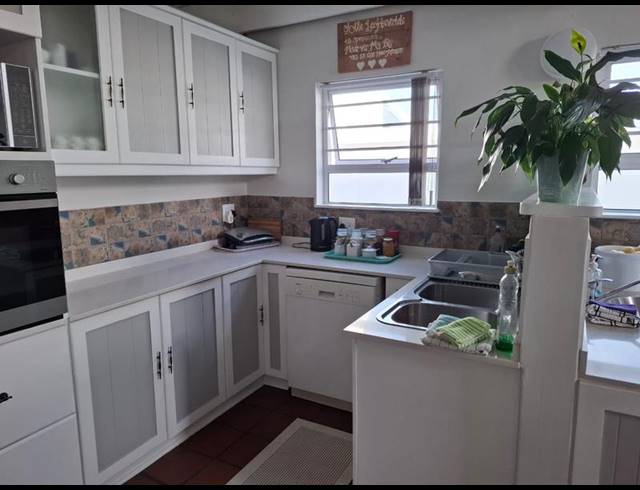 4 BEDROOM HOUSE FOR SALE IN DWARSKERSBOS